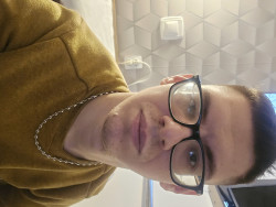 Anunt BARBATI în Prahova - Caut o tipa interesata de intrnire 400 lei ofer [1]. 