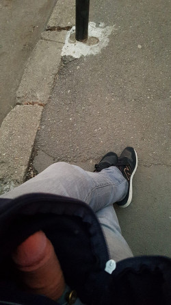 Anunt BARBATI în Timișoara - Caut domnișoară sau cuplu bisexual  [1]. 