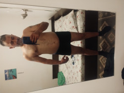 Anunt BARBATI în București - Caut femeie matura sau tânără pentru cunilingus acept [1]. 