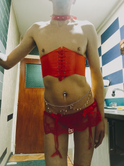 Anunt GAY în Brașov - Trans in devenire... slim...Pasiv ... [1]. 