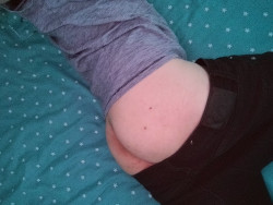 Anunt GAY în Dâmbovița - Pasiv amator caut activ am loc [1]. 