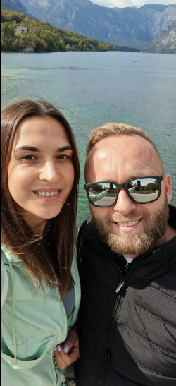 Anunt CUPLURI LIBERALE în București - Bună noi cuplul căutăm o fata singură   [1]. 