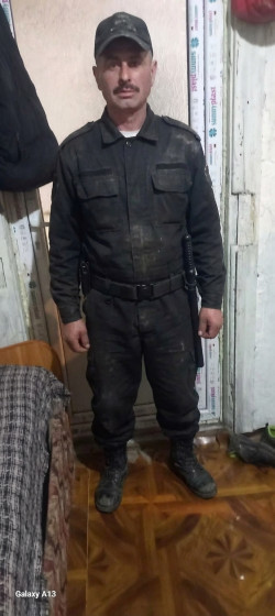 Anunt GAY în București - Pasivu caut barbati activi [1]. 