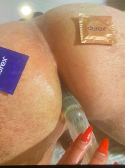 Anunt GAY în București - Caut doamna sau doamne ce vor un sclav [1]. 