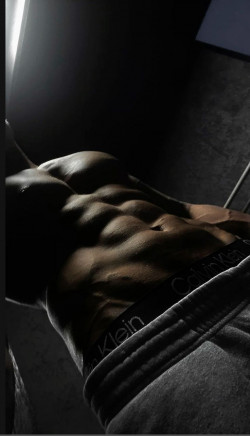 Anunt BARBATI în București - Very discreet  [1]. 