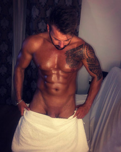 Anunt BARBATI în București - DOAR PENTRU DOAMNE, CUPLURI  [1]. 