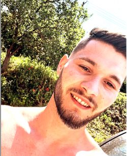 Anunt BARBATI în Cluj-Napoca - caut fata pentru onenight stand [1]. 