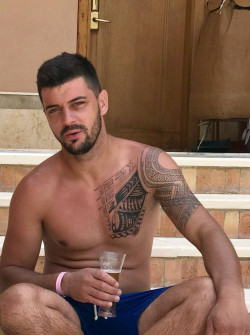 Anunt BARBATI în București - Căsătorit discret 35 de ani  [1]. 