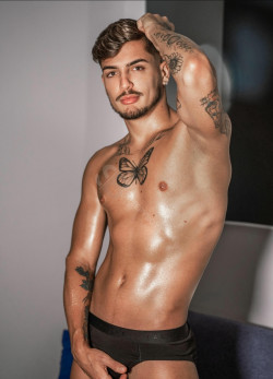 Anunt GAY în București - Andi SI Mario  [1]. 