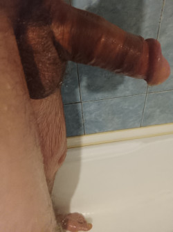 Anunt BARBATI în Iași - Limbi in pizda doamne dotat 19 și groasă  bine înalt,curat  [1]. 