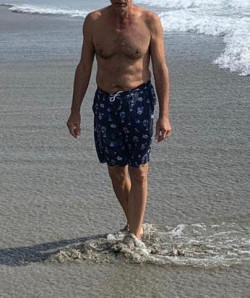 Anunt BARBATI în București - Bărbat generos caut FEMEI [1]. 