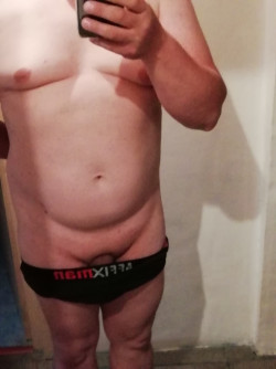 Anunt BARBATI în București - companie intima  [1]. 