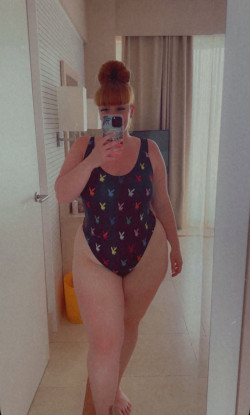 Anunt FEMEI în București - Tânără, inteligentă și cu picioarele pe pământ, [1]. 