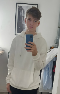 Anunt GAY în Hunedoara - Caut o relație serioasă [1]. 