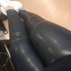 Anunt BARBATI în București - Aventura si nimic in plus  [1]. 