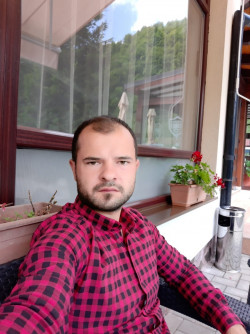 Anunt BARBATI în Cluj-Napoca - caut o fata pt a avea o relatie sau interese propri  [1]. 