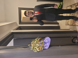 Anunt BARBATI în București - Tânăr de 26 ani, ofer companie doamnelor mature pe beneficii [1]. 