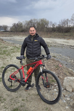 Anunt BARBATI în Arges - Sunt ionut , caut Doamne dragute [1]. 