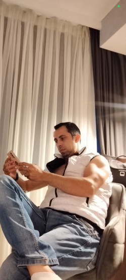 Anunt BARBATI în Iași - Pentru doamne,domnisoare,cupluri [1]. 