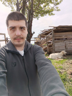 Anunt MATRIMONIALE în Arges - Nu sunt interesat de: Bisexuali, Trans, și sex ocazional. [1]. 