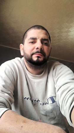 Anunt BARBATI în Brașov - Caut doamna dornica de iubire senzatii tari dragoste sex total. [1]. 