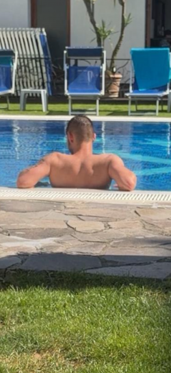 Anunt BARBATI în Mureș - Salutare caut o femeie indiferent de vârstă 18-50 [1]. 