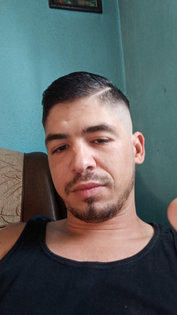 Anunt BARBATI în Brăila - 1,60 înălțime cireș sa fiu sclav pentru cupluri sau femei  [1]. 
