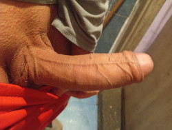 Anunt GAY în București - Sunt escort activ 21 cm brunet  [1]. 