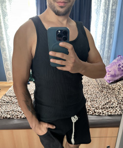 Anunt BARBATI în București - Bărbat discret în căutarea unei aventuri strict sexuale  [1]. 